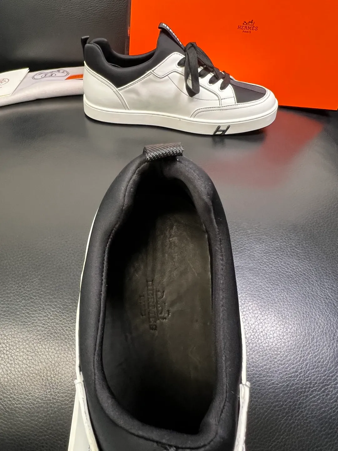 Men's shoes 💰700 Hermes High-quality top crafts Hermes counters are selling simultaneously with original factory configuration, original cowhide fabric imported from Italy, high-quality splicing technology, fully imported water-dyed cowhide lining, soles: original soles specially provided by the original factory are super comfortable, original factory and single goods are welcome to compare, code number 38-44 (customized 45)